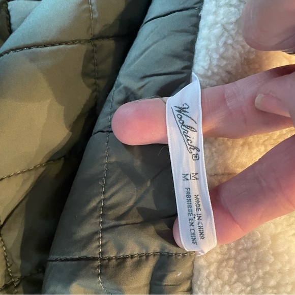 Woolrich women’s checked gray & white wool Sherpa vest span closure size medium - Picture 5 of 7